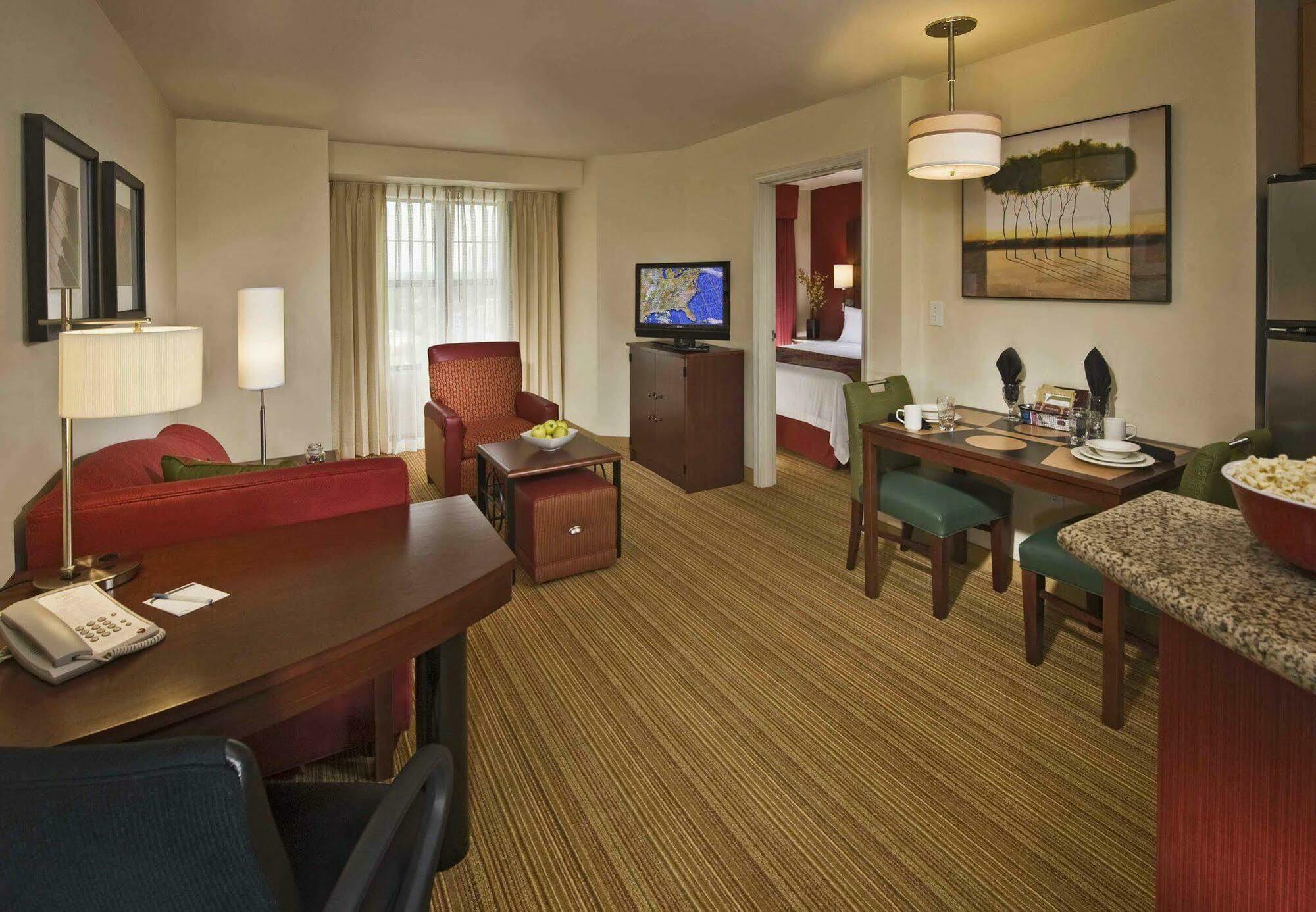 Residence Inn By Marriott Springfield Old Keene Mill Rom bilde